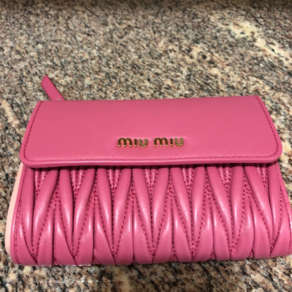 Miu Miu New Matelasse Pink Wallet - image 1